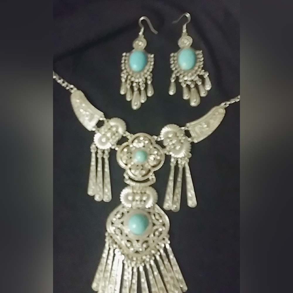 Silver turquoise necklace earring set